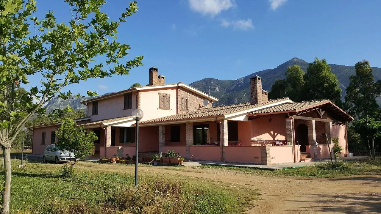 Villa Nel Verde إيغليزياس